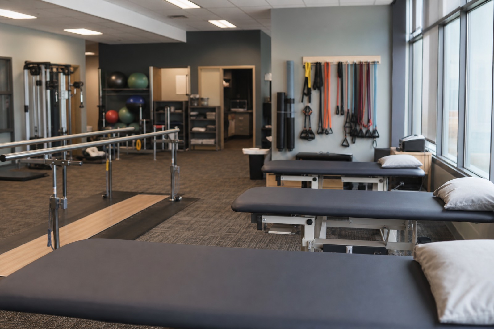 Outpatient physical therapy clinic treatment floor